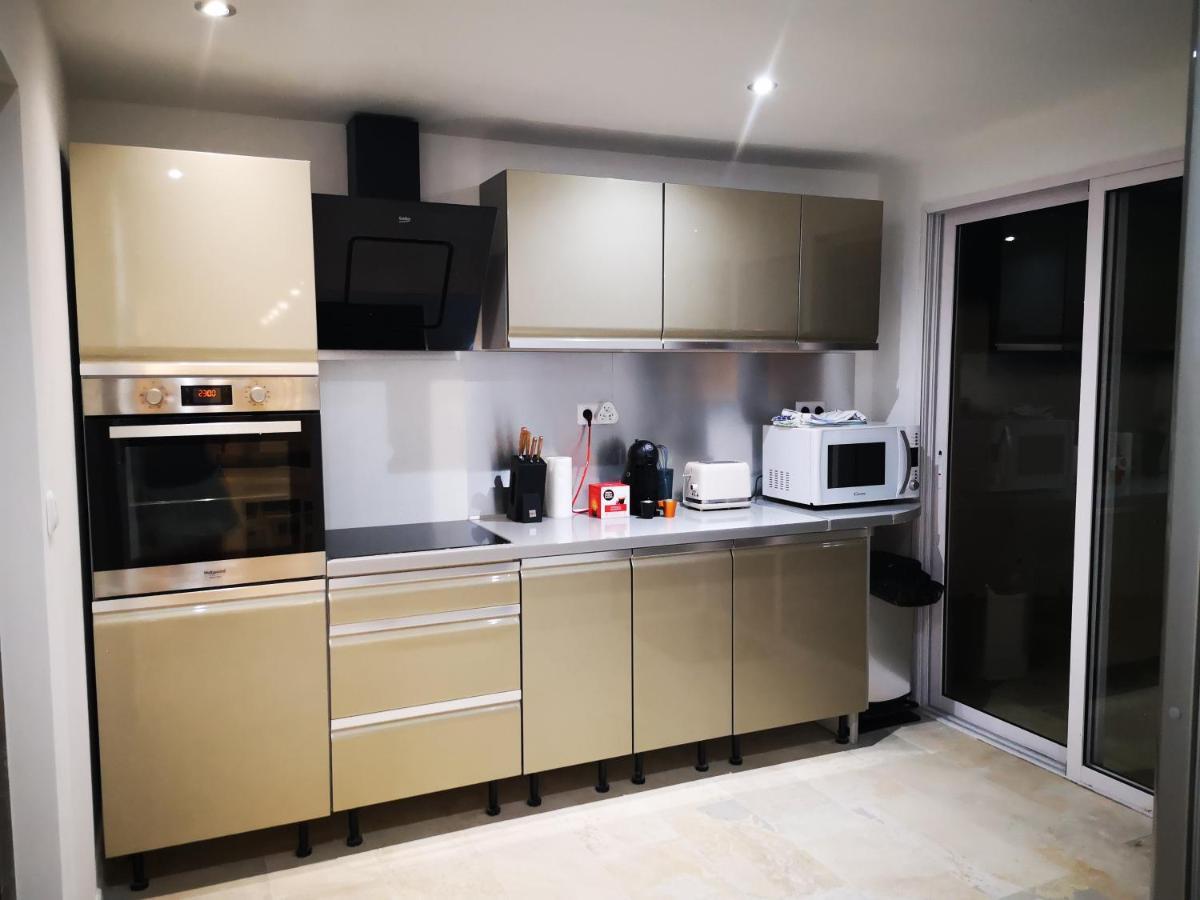 Appartement Saint Gilles Les Bains 외부 사진
