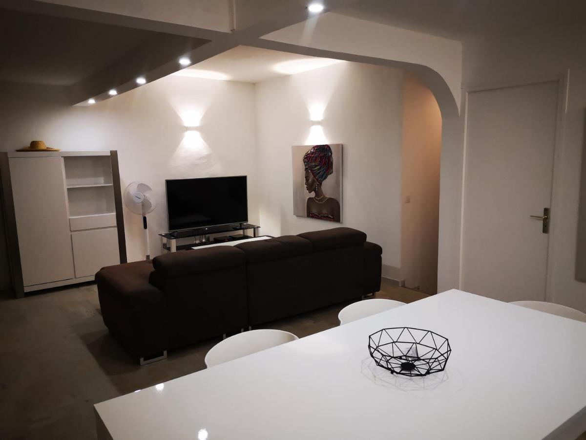 Appartement Saint Gilles Les Bains 외부 사진
