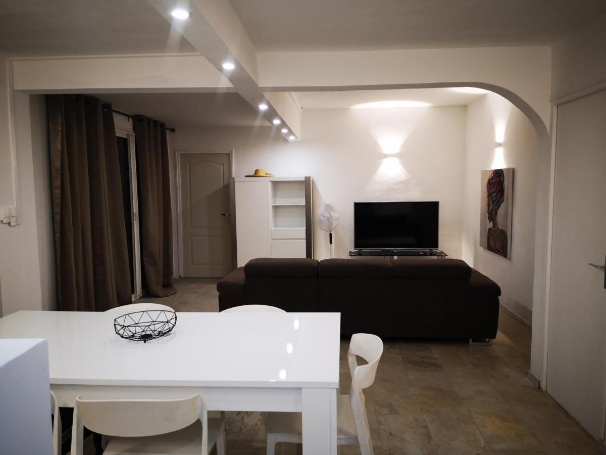Appartement Saint Gilles Les Bains 외부 사진
